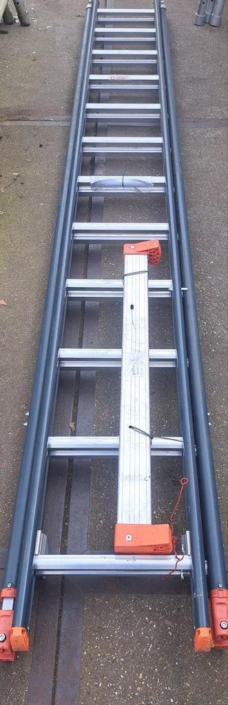 Te koop 2x12trede ladder smart level systeem brede onderbalk, Doe-het-zelf en Verbouw, Ladders en Trappen, Nieuw, Ophalen of Verzenden