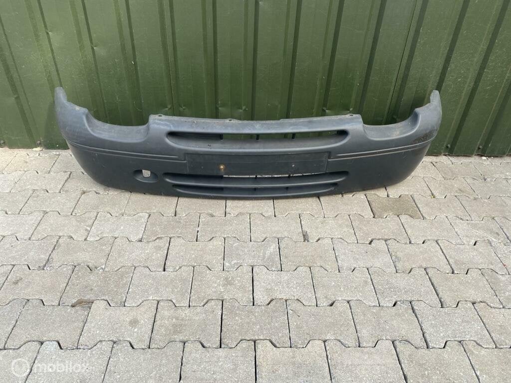 Voorbumper renault twingo 7700420889 Origineel, Auto-onderdelen, Carrosserie en Plaatwerk, Gebruikt, Voor, Ophalen of Verzenden