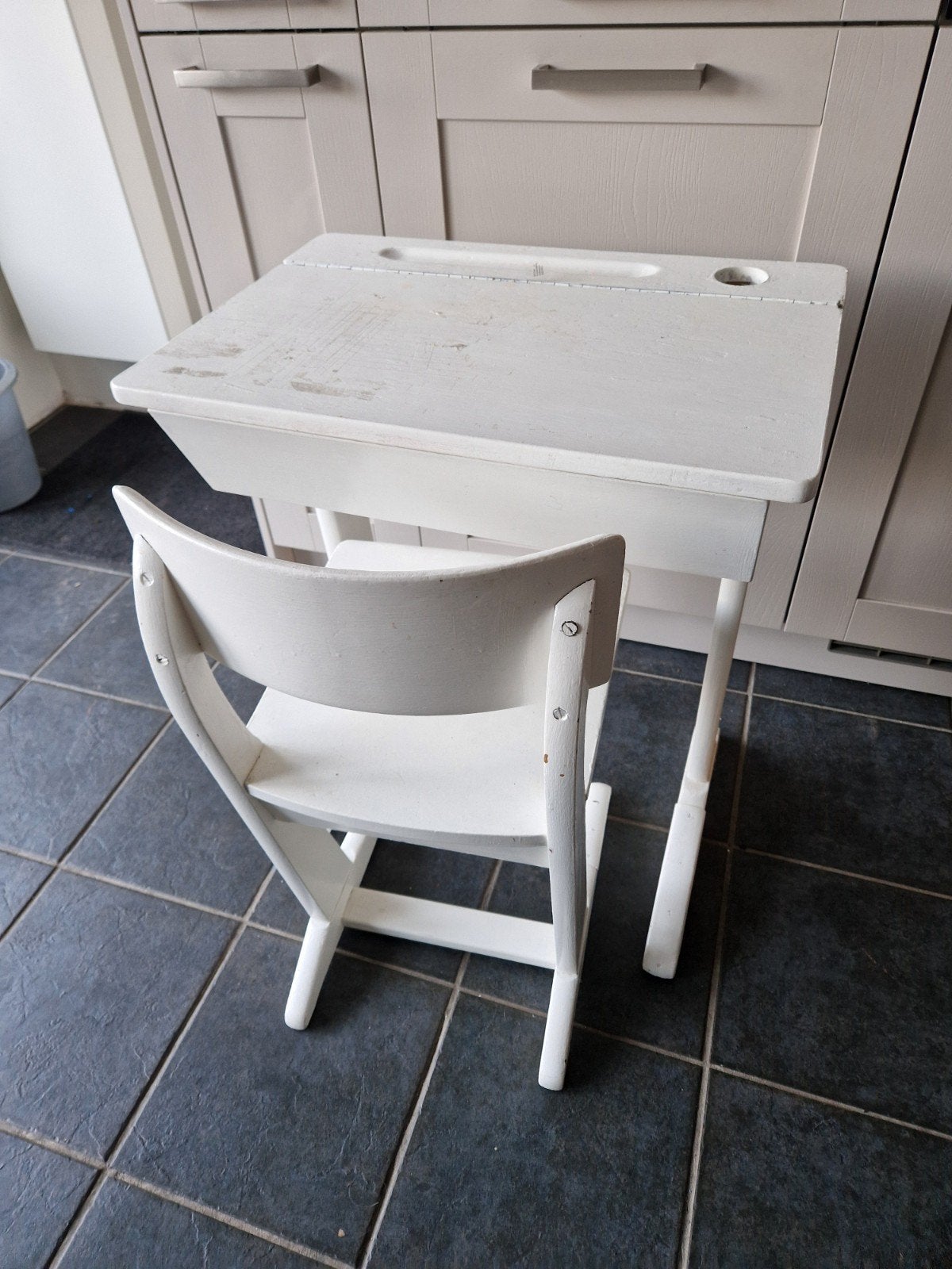 Leuk brocant schoolbankje, Kinderen en Baby's, Kinderkamer | Tafels en Stoelen, Ophalen, Gebruikt, Stoel(en)