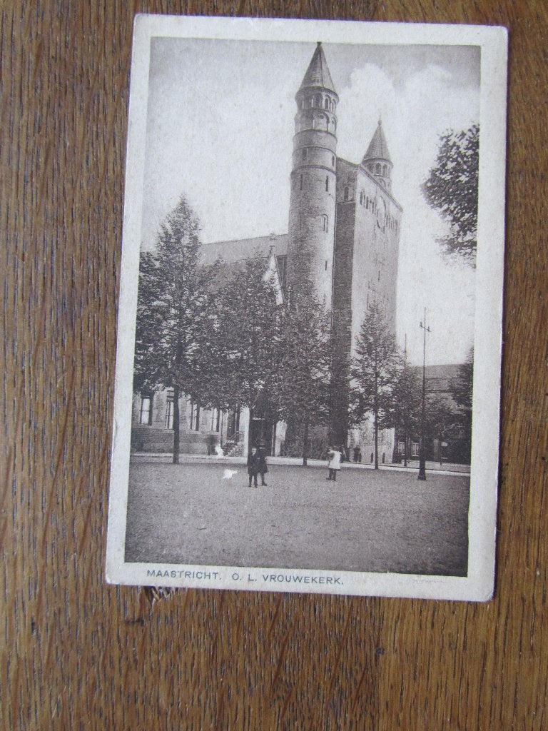 Maastricht twee kaarten toren en kerk, Ophalen of Verzenden, 1920 tot 1940, Gelopen, Limburg