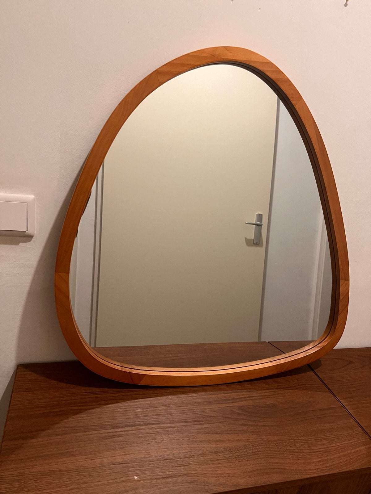 Organische Houten spiegel 50x70 cm - Zo goed als nieuw, Ophalen, Zo goed als nieuw, Overige vormen, 50 tot 75 cm