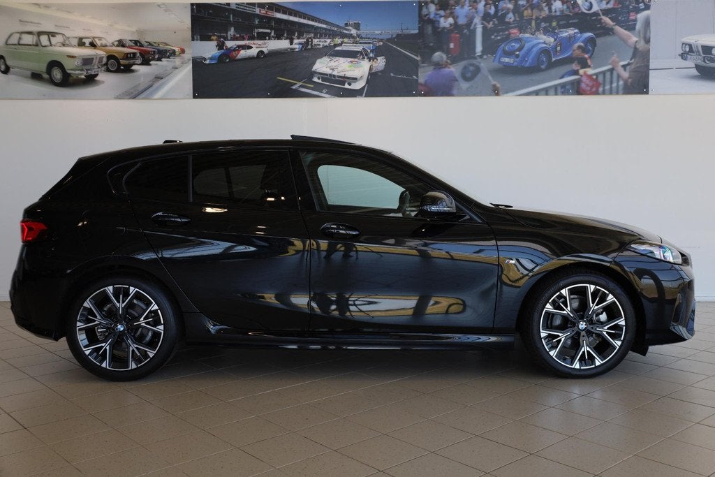 BMW 1 serie 120 | M Sport | Glazen Panoramadak | Harman Kard, Auto's, BMW, Gebruikt, Met garantie (alle), Zwart, Origineel Nederlands