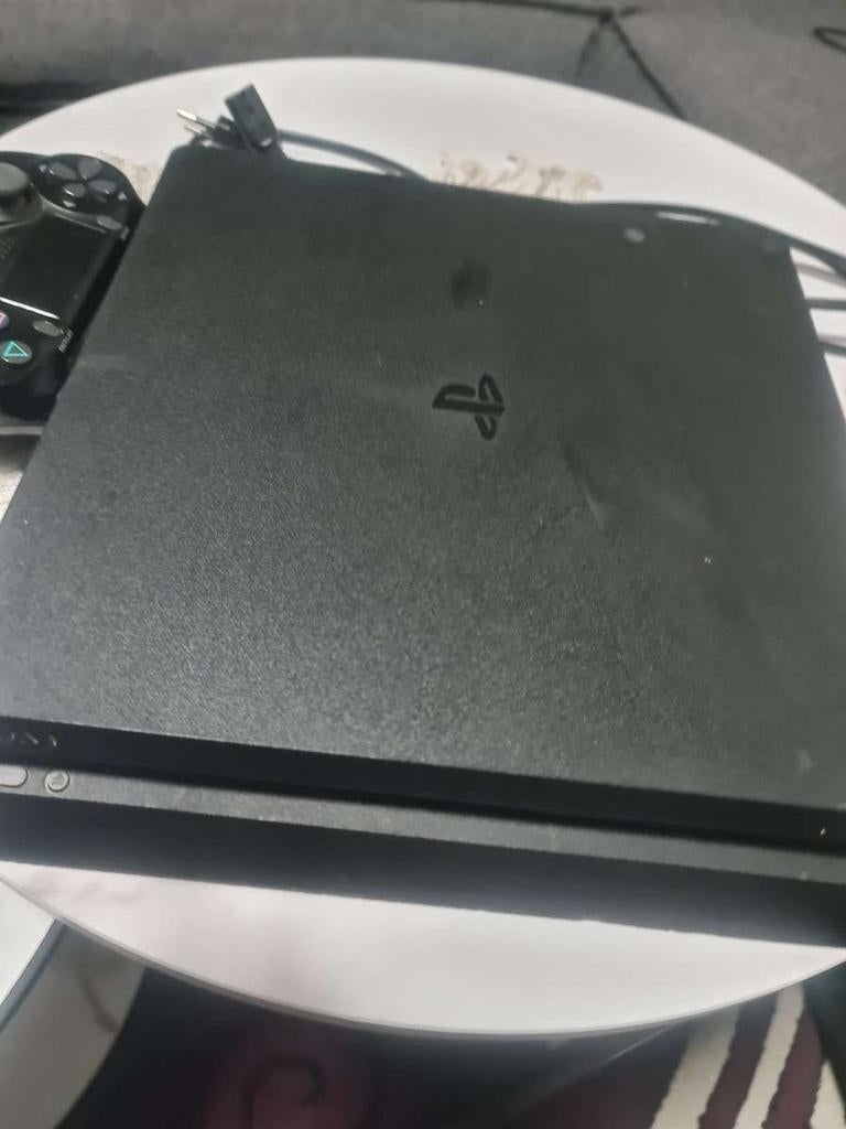 PS4 met controller en kabel, Ophalen of Verzenden, Gebruikt, Met 1 controller, Original