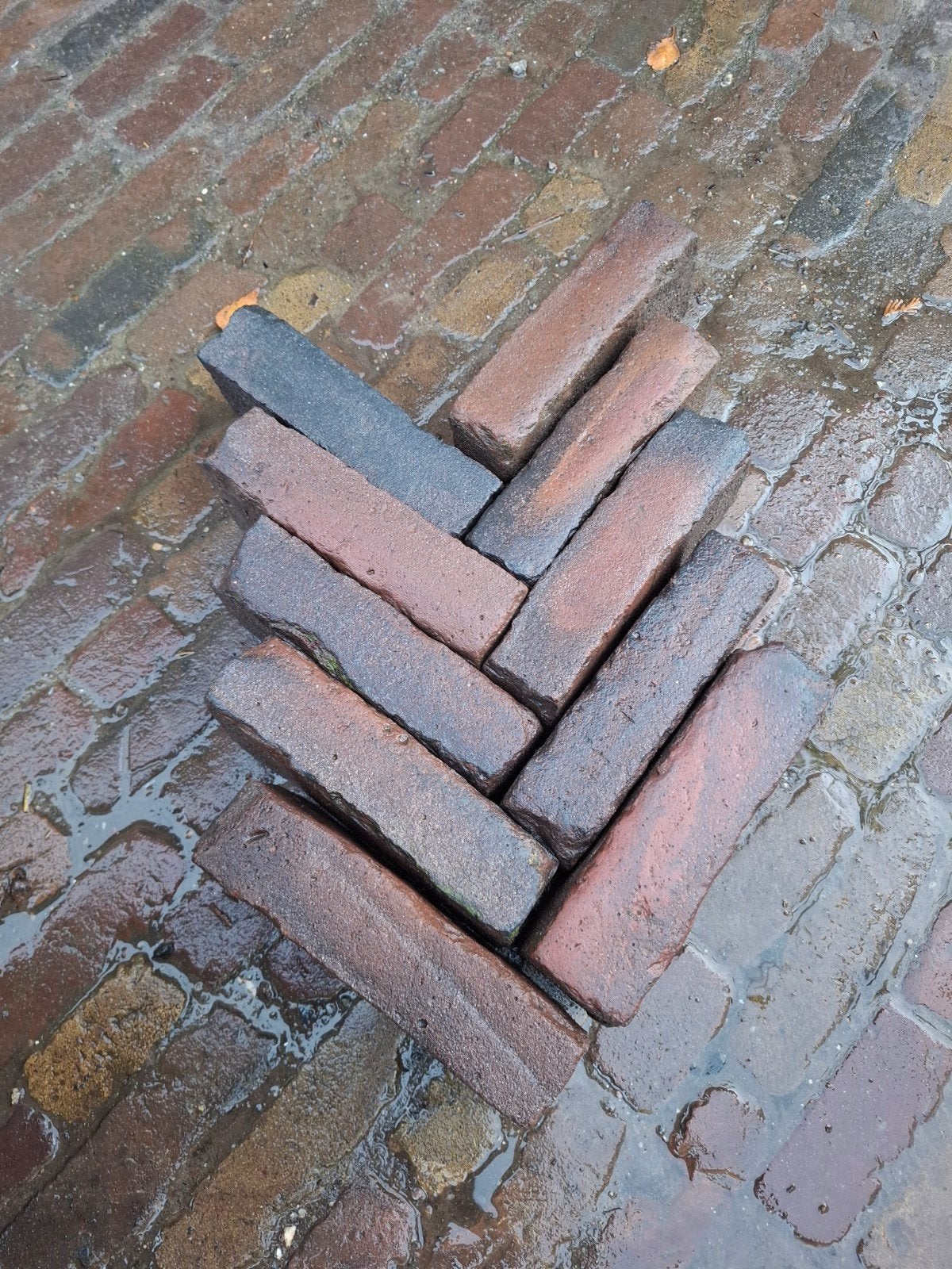 50m² oud gebakken waalformaat rood/blauw, op pallet, Tuin en Terras, Ophalen of Verzenden, Beton, Terrastegels