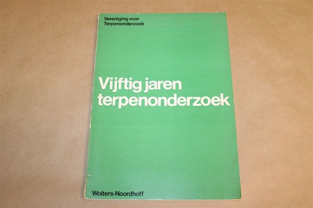 50 Jaren Terpenonderzoek — Groningen, Van Giffen 1969, Ophalen of Verzenden, Gelezen