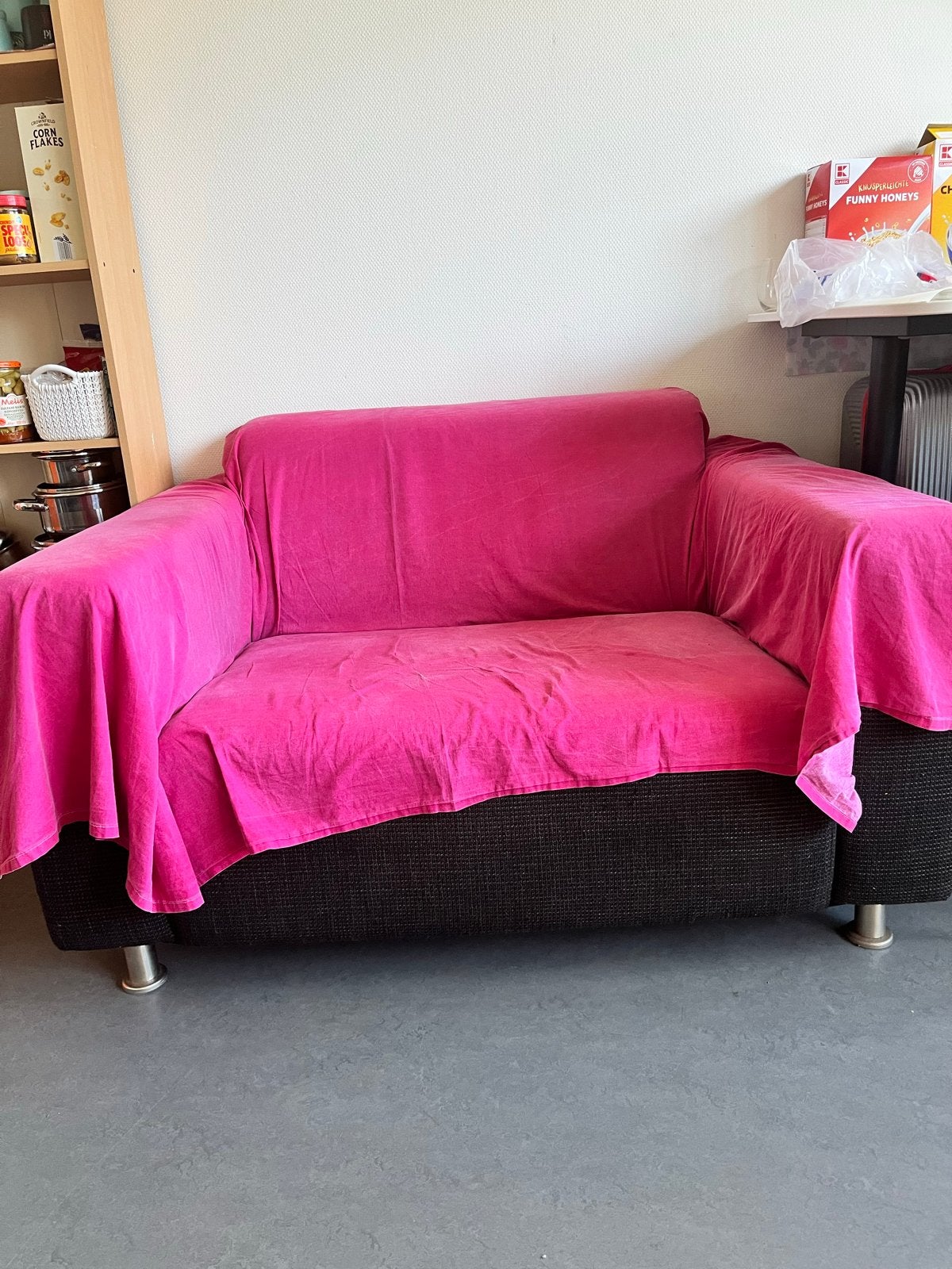 Comfortabele tweepersoonsbank met roze hoes, Huis en Inrichting, Banken | Bankstellen, Ophalen, Gebruikt, 150 tot 200 cm, Tweepersoons