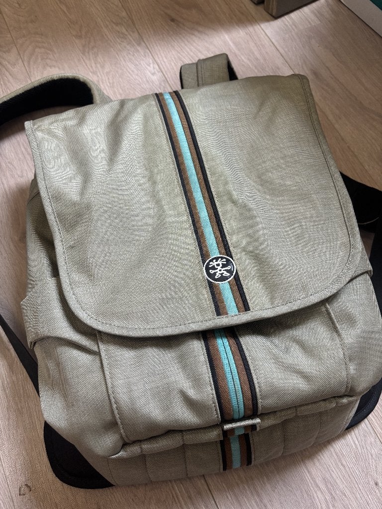 Crumpler Bag Bride 13 inch laptoprugzak grijs/washed-oatmeal, Ophalen of Verzenden, 13 inch, Zo goed als nieuw, Rugzak
