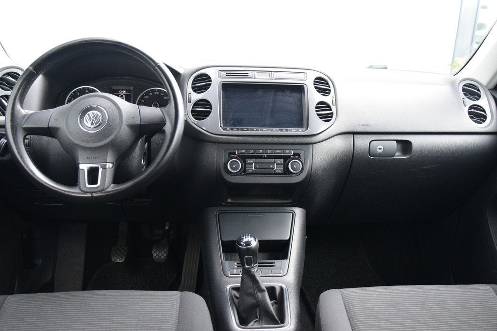 Volkswagen Tiguan 1.4 TSI Comfort&Design Navi Stoelverwarmin, Voorwielaandrijving, Euro 5, Gebruikt, Zwart