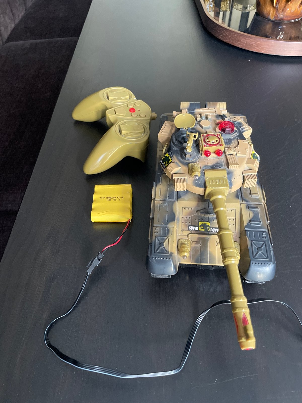 RC Tank met afstandsbediening en accu, Gebruikt, Auto offroad, Overige schalen, Ophalen
