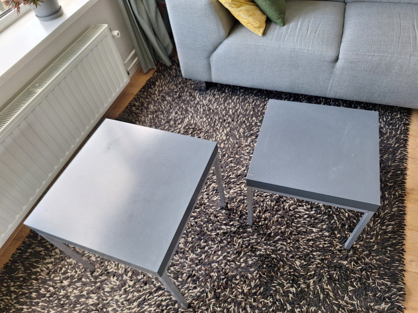 Set van 2 bijzettafels - Grijs/Zilver - 50x50x50 & 4545x42, Minder dan 50 cm, Gebruikt, Overige materialen, Vierkant