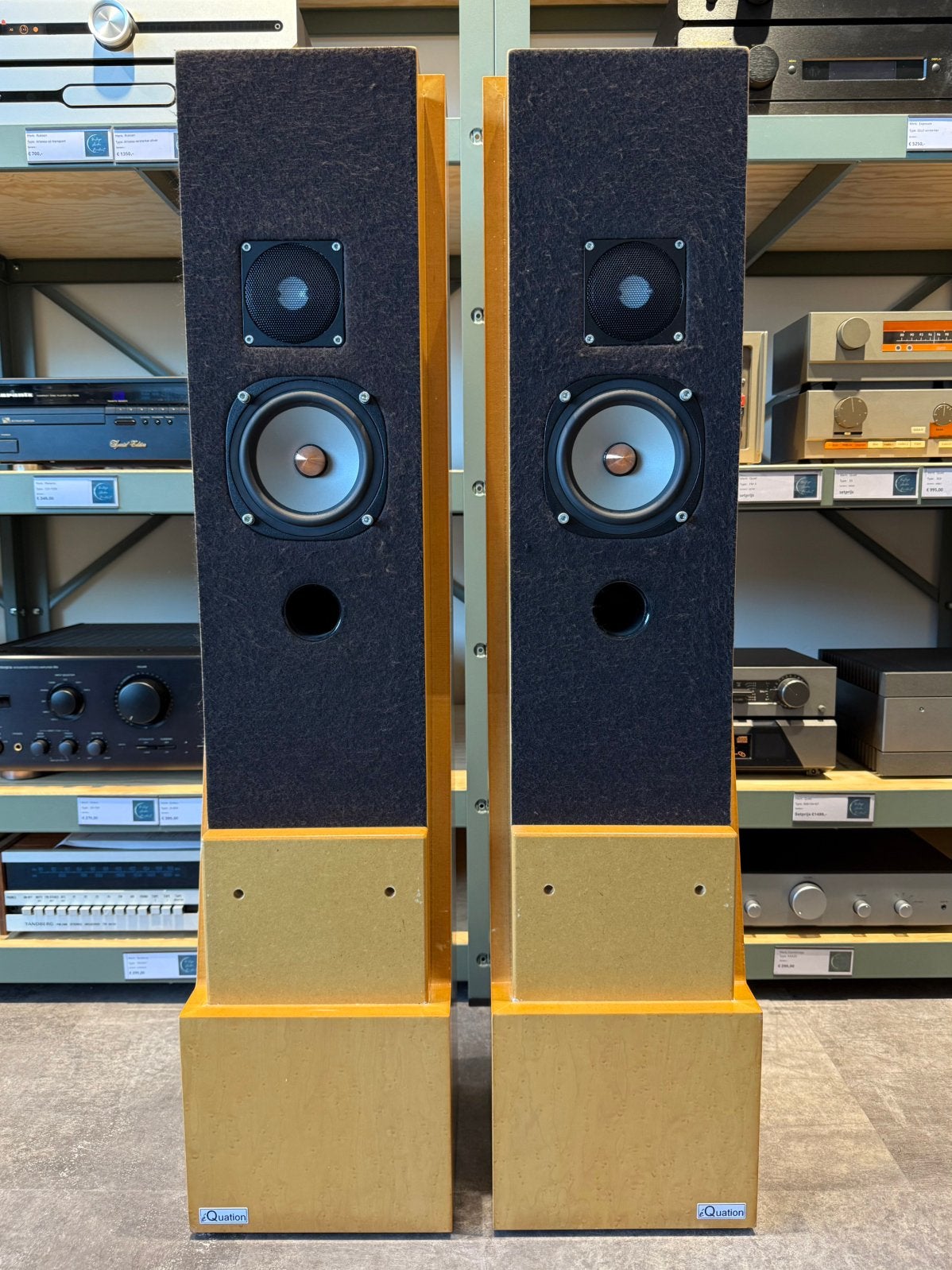 Équation Q10, zéér zeldzaam,  compact, high-end, garantie, Audio, Tv en Foto, Luidsprekers, Contact@vintageaudiobreda.nl, Bosschendijk 193b, Oidenbosch