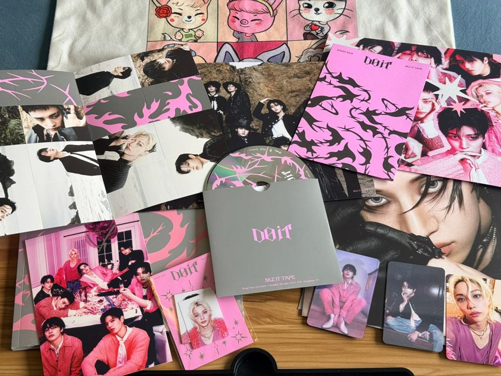 Stray Kids SIGNED do it album compleet, Ophalen of Verzenden, Zo goed als nieuw, Foto of Kaart, Gesigneerd