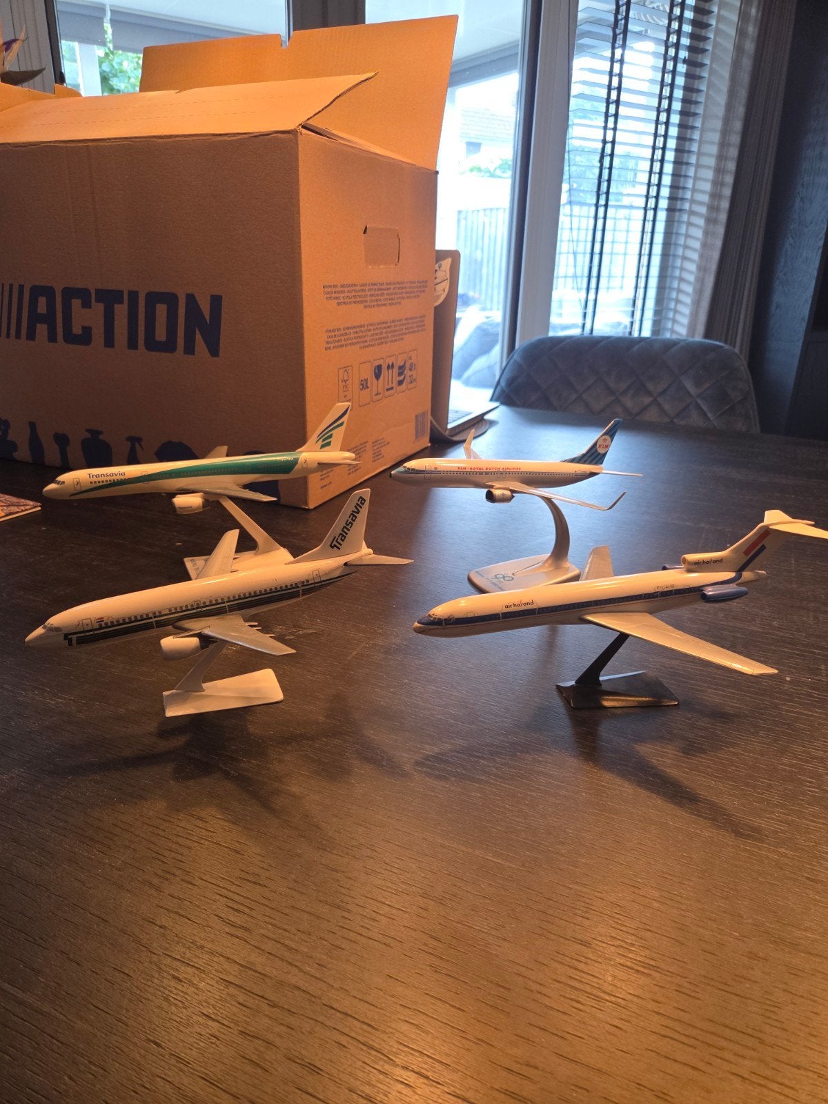 Vliegtuigmodellen - Transavia, KLM, Air Holland, Hobby en Vrije tijd, Overige merken, 1:72 tot 1:144, Ophalen of Verzenden, Zo goed als nieuw