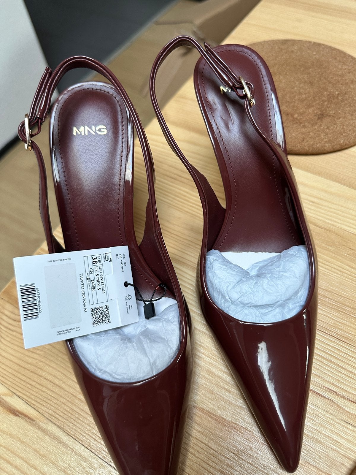 Nieuwe Mango pumps met hoge hakken - Maat 38, Kleding | Dames, Schoenen, Ophalen of Verzenden, Nieuw, Rood, Pumps