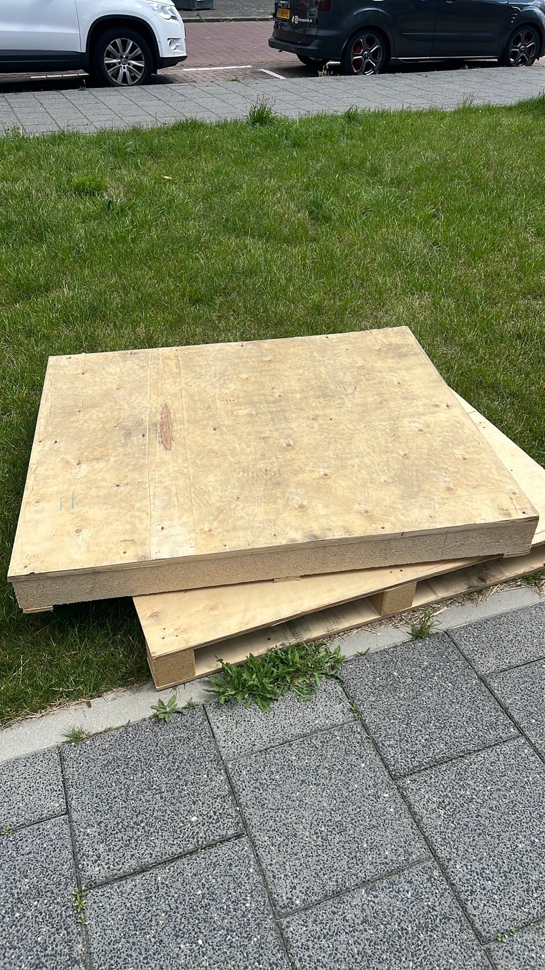 Gratis hout pallet af te halen, Doe-het-zelf en Verbouw, Hout en Planken, Ophalen of Verzenden, Zo goed als nieuw, Pallet, Minder dan 200 cm