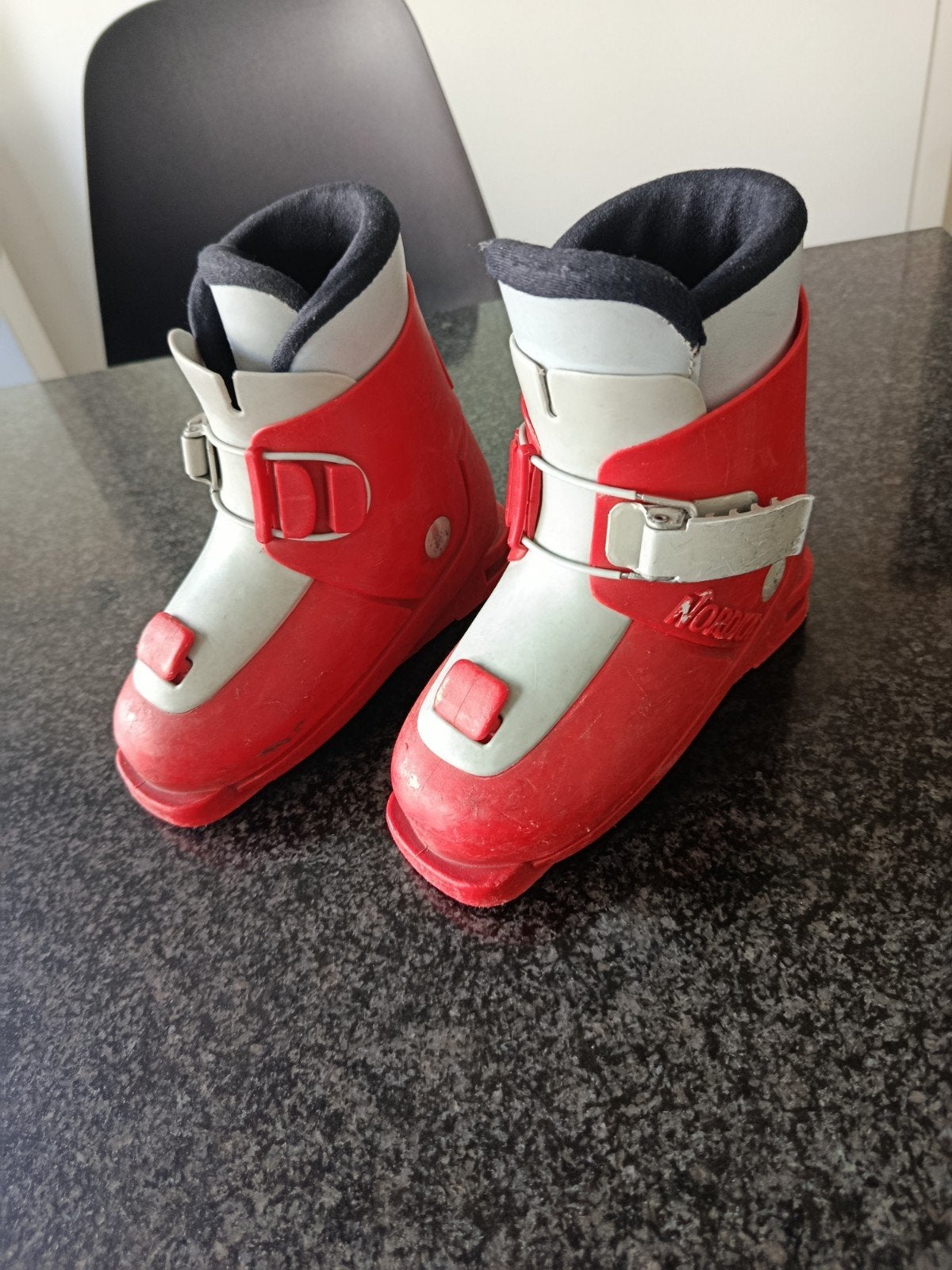 kinderskischoenen maat 16,5 (26 schoenmaat) aangeboden, 160 tot 180 cm, Gebruikt, Schoenen, Ophalen of Verzenden