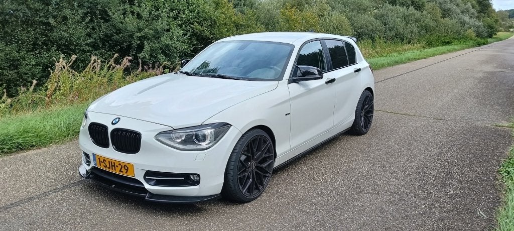 BMW 1-Serie SPORT 5DR 2013 Wit, 1-Serie, Zwart, 4 cilinders, Navigatiesysteem