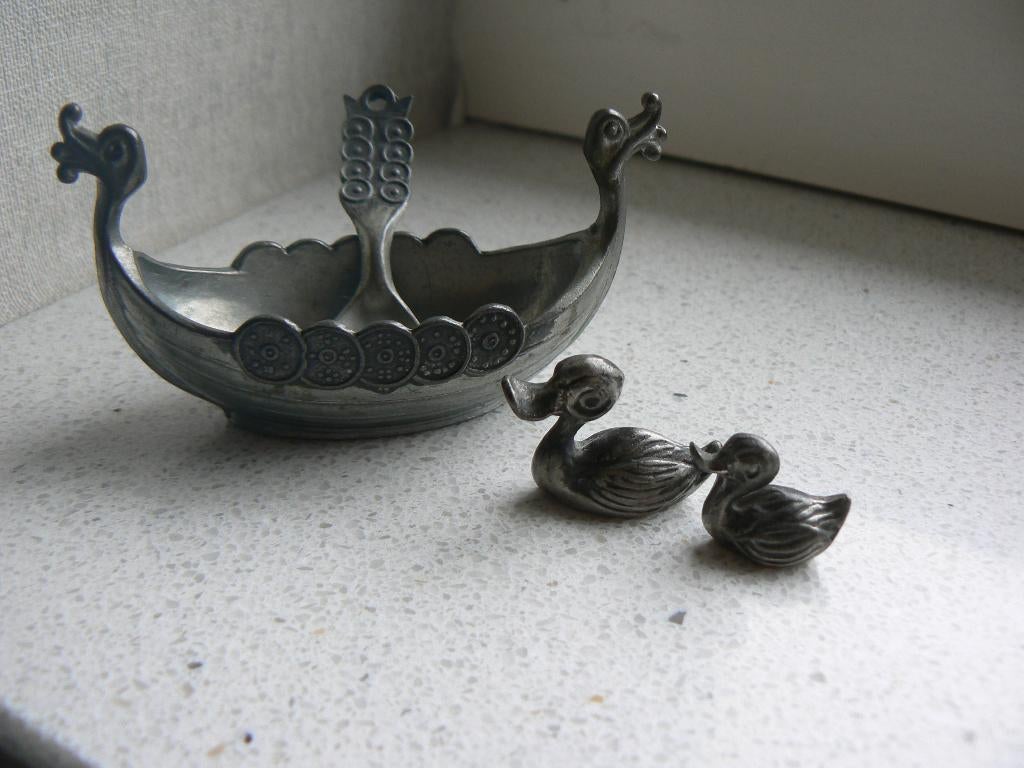 Zoutbootje Tin lepeltje 2 eendjes Handstopt TPB Vikingschip, Antiek en Kunst, Ophalen of Verzenden