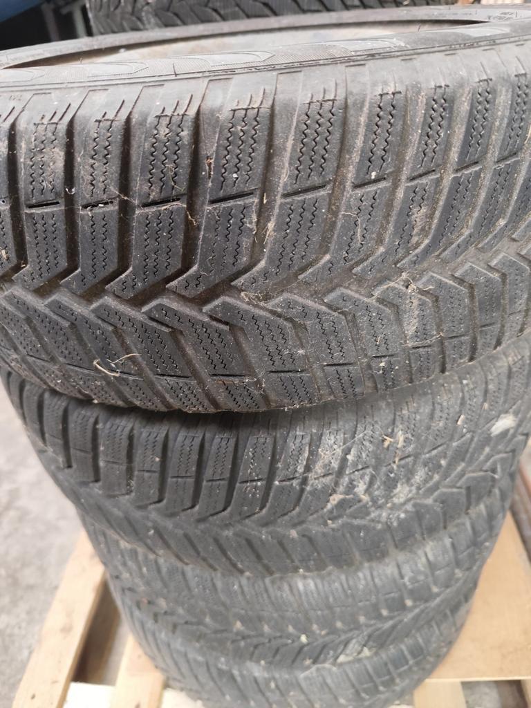 Set Vredestein Winterbanden op Stalen Velg – 185/60 R15, Auto diversen, Auto-accessoires, Gebruikt, Ophalen