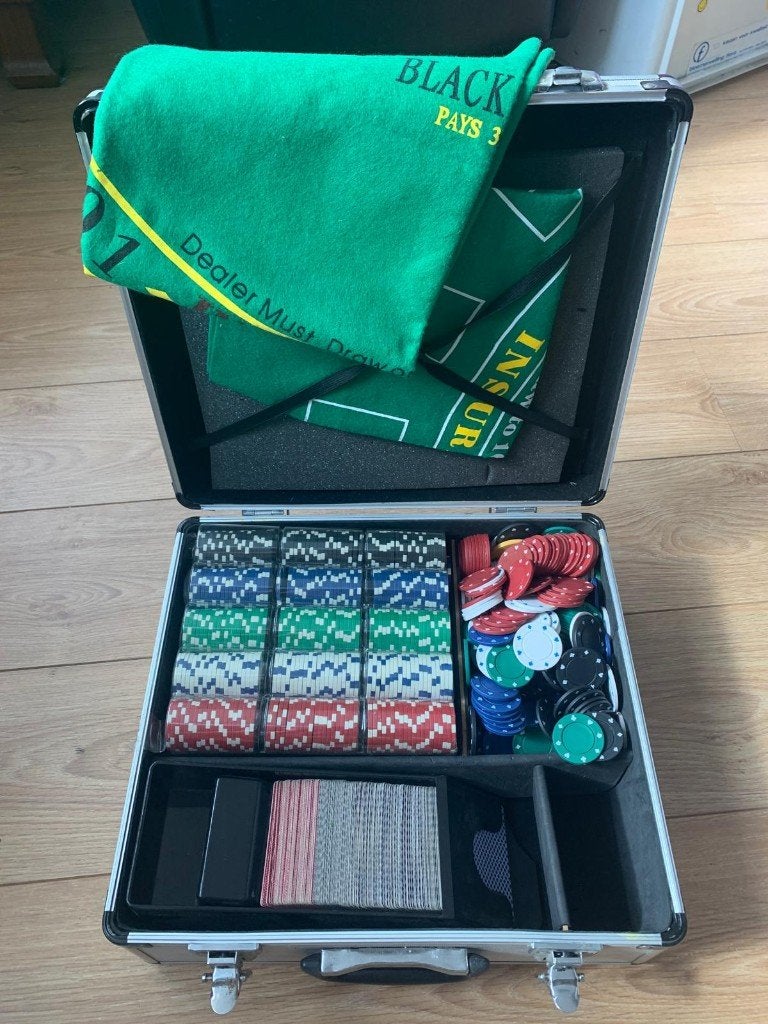 Pokerspel, Vijf spelers of meer, Ophalen, Gebruikt