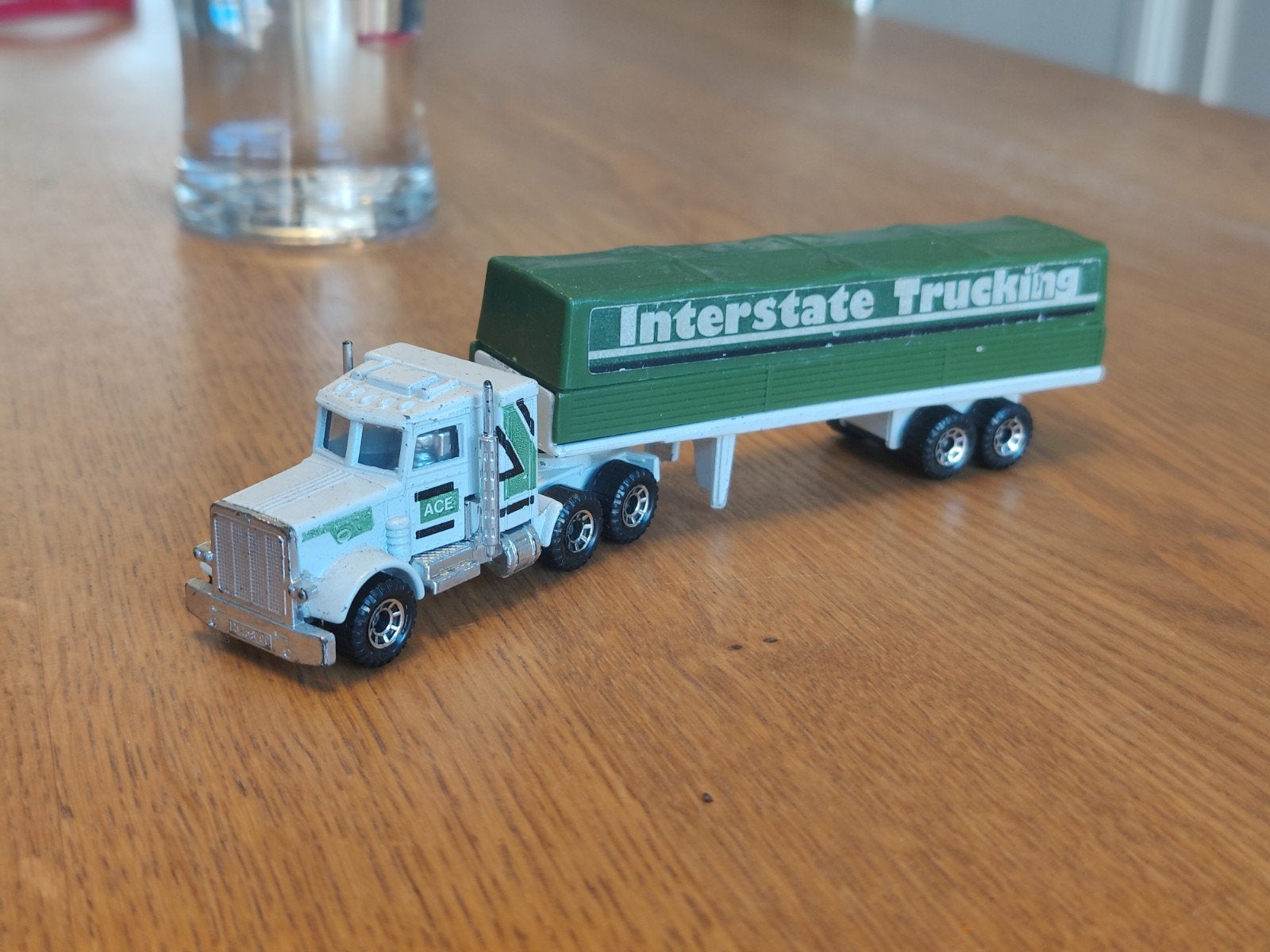 Matchbox Peterbilt Convoy Interstate Trucking, Ophalen of Verzenden