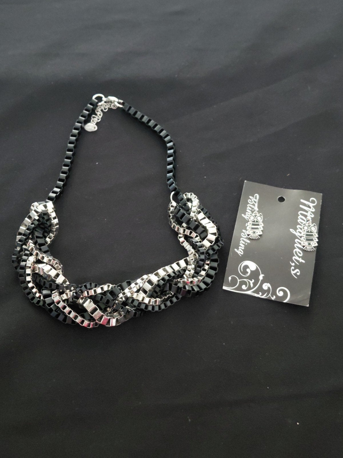 Kettin Zwart-Zilveren met Oorbellen Set Nieuw, Sieraden, Tassen en Uiterlijk, Ophalen, Nieuw, Zwart, Overige materialen