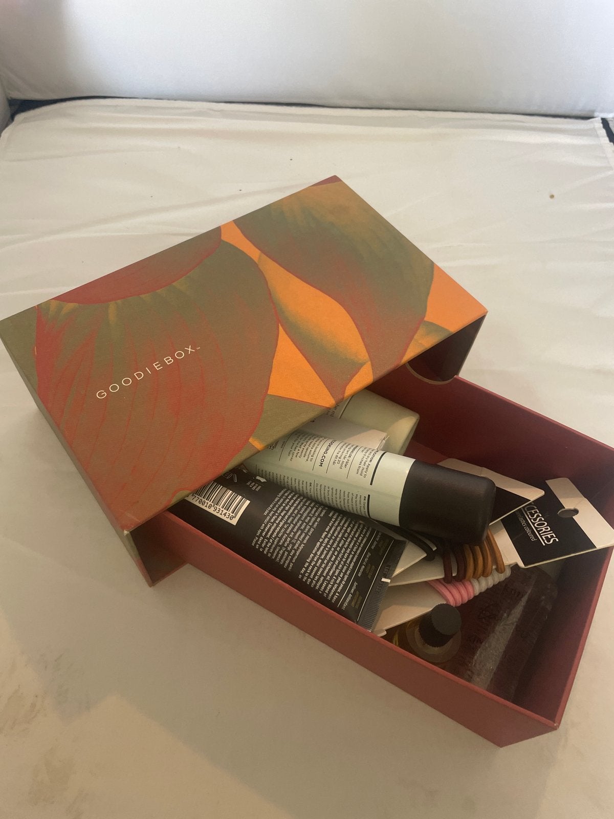 Goodiebox met diverse make-up en accessoires, Overige kleuren, Gehele gezicht, Ophalen of Verzenden, Zo goed als nieuw