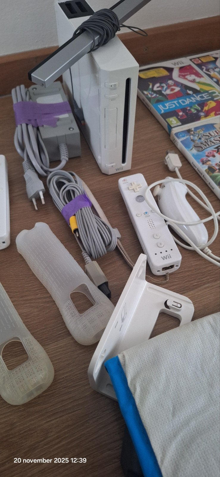 Wii console met Wii fit board, uDraw tablet11 spellen, micro, Ophalen of Verzenden, Gebruikt, Met 1 controller, Met games