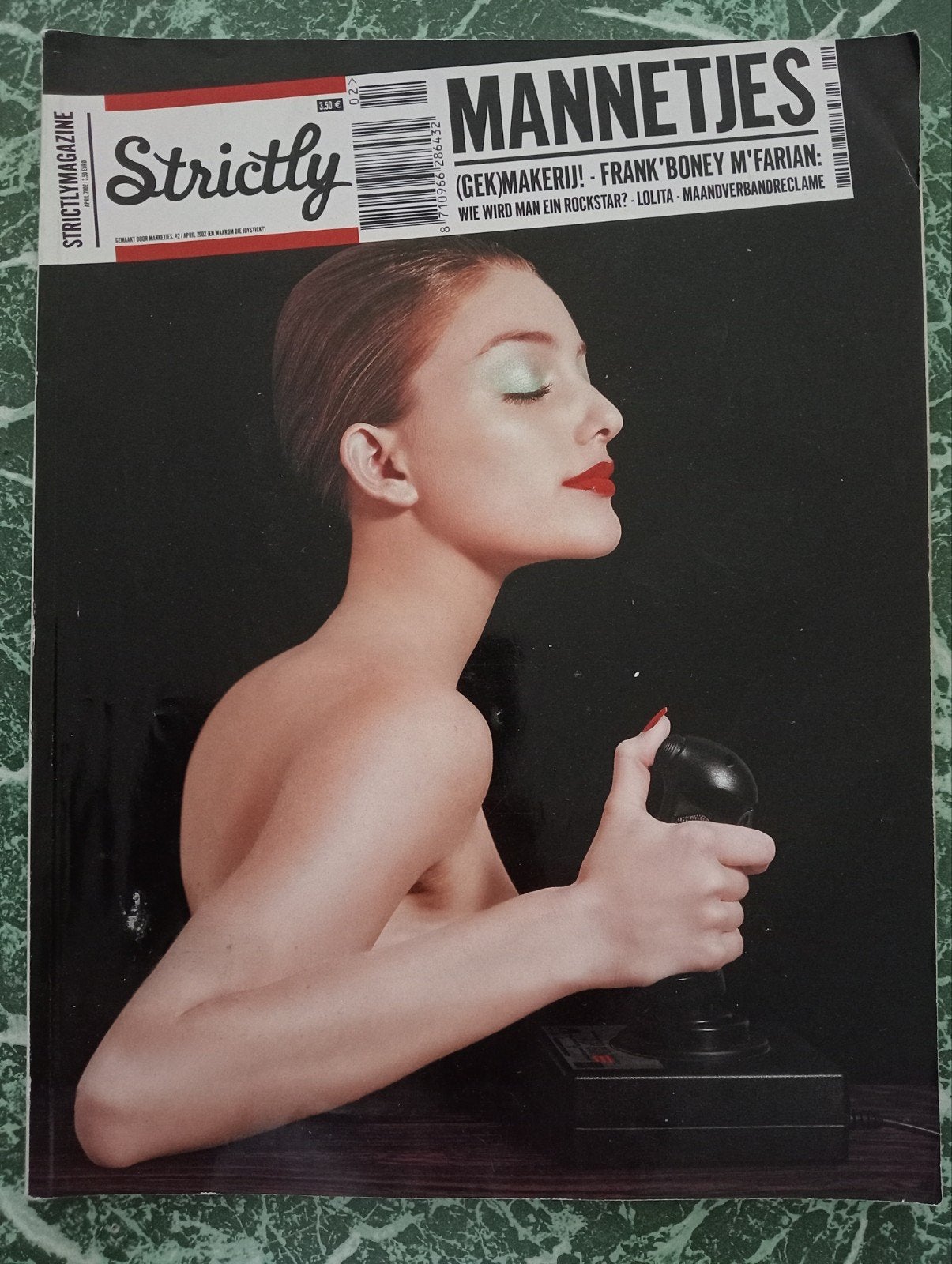 Strictly Magazine - Mannetjes (Gek Manerui), Boeken, Ophalen of Verzenden, Gelezen, Muziek, Film of Tv