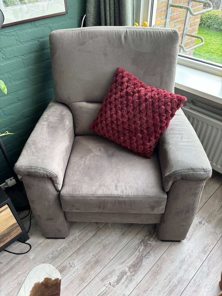 Comfortabele grijze fauteuil, Huis en Inrichting, Ophalen, Gebruikt, Stof, 75 tot 100 cm
