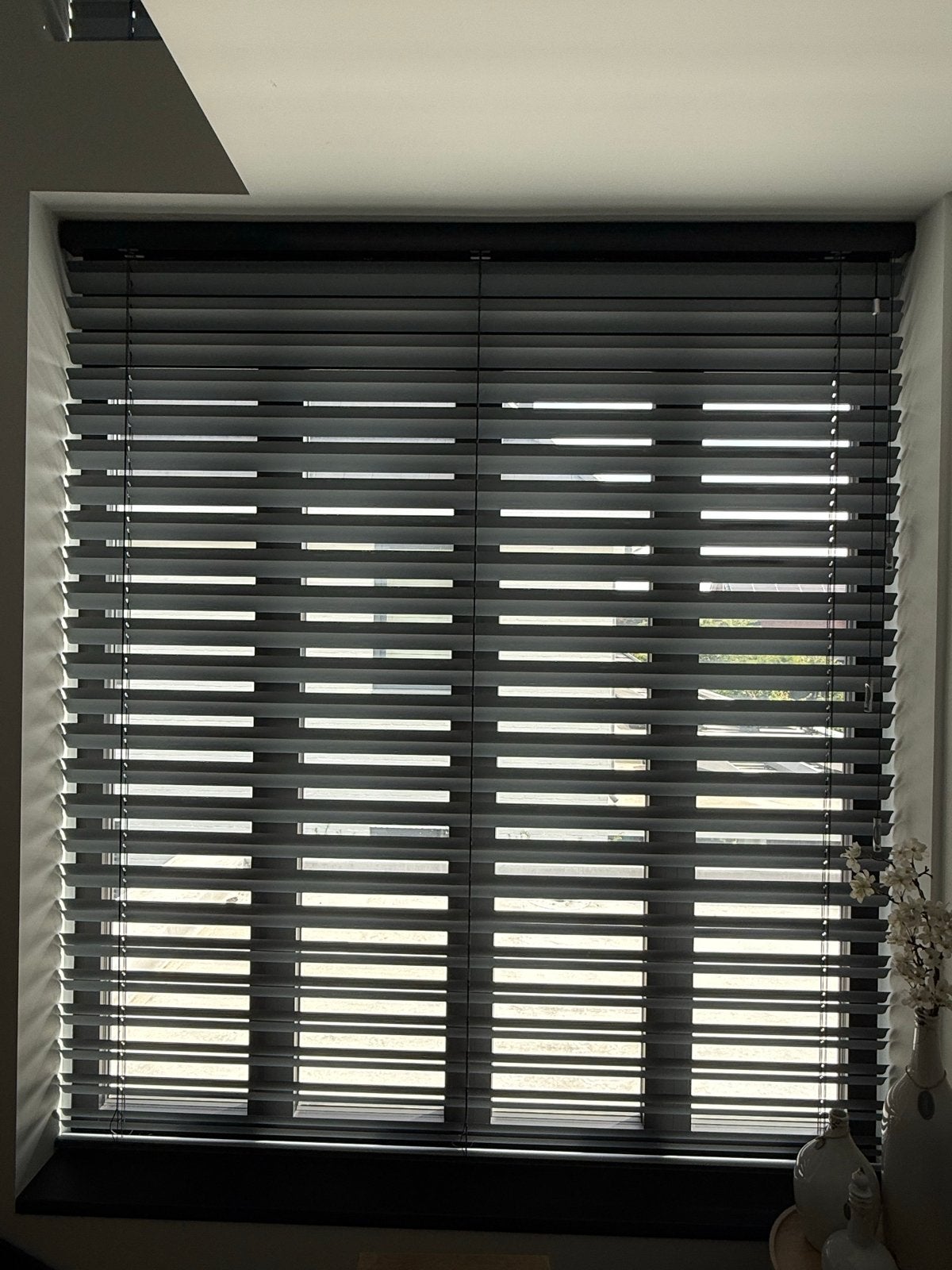 2 Luxaflex MegaView® aluminium grijs 196cm breed 205cm hoog, Ophalen, Jaloezie, Gebruikt, Hout