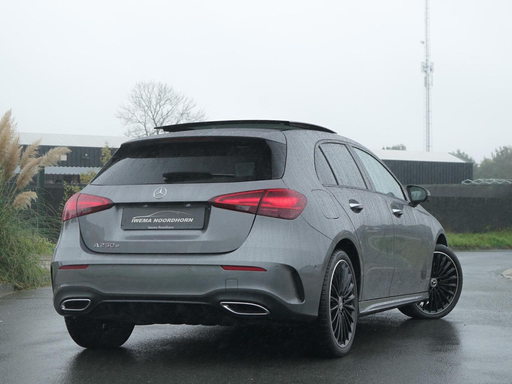 Mercedes A-klasse 250 e AMG Panoramadak|360° Camera|HUD|Key, Auto's, Gebruikt, Zwart, 4 cilinders, Bedrijf