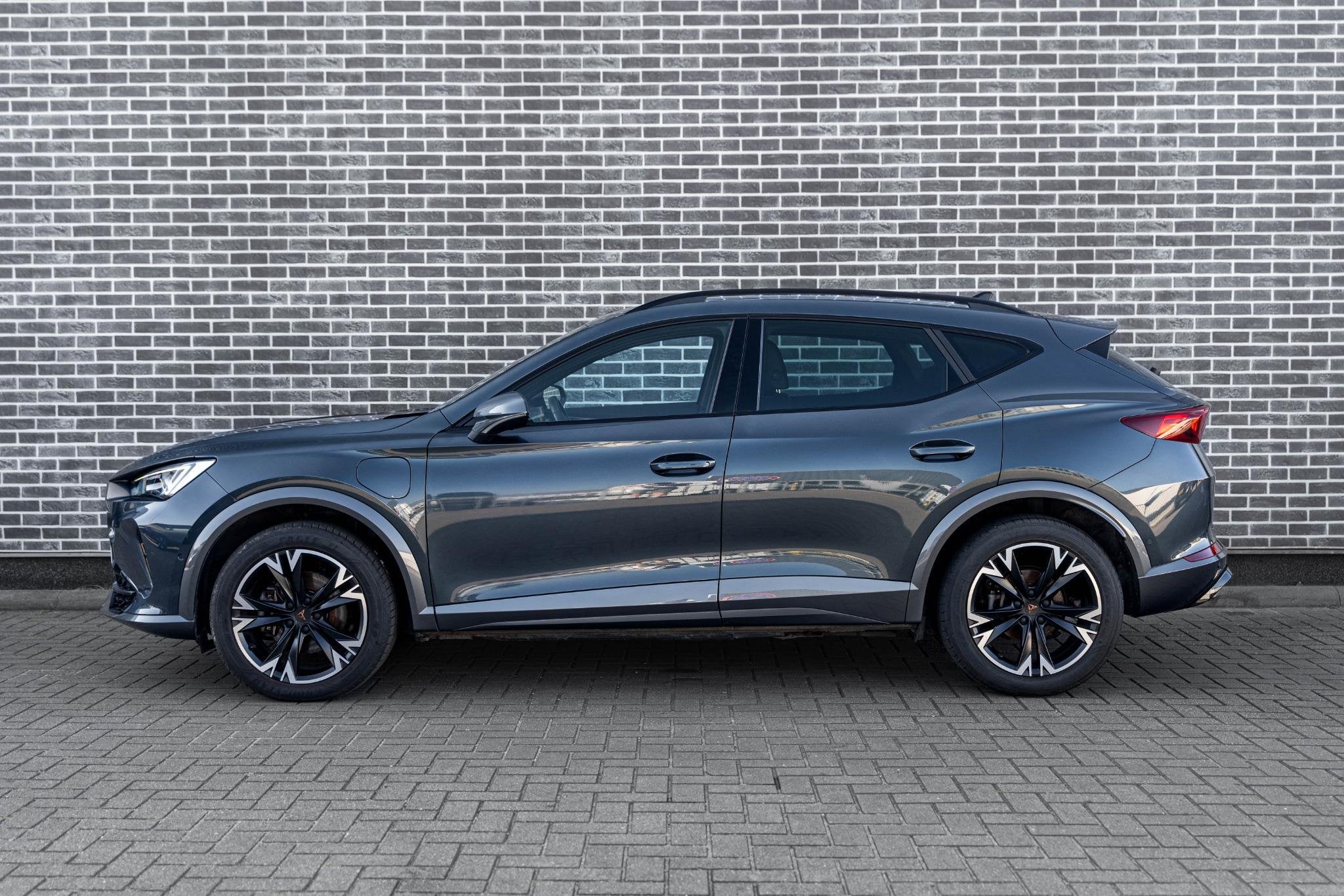 CUPRA Formentor 1.4 e-Hybrid Business | Beats | Achteruitrij, Auto's, Dealer onderhouden, Stof, Gebruikt, 4 cilinders