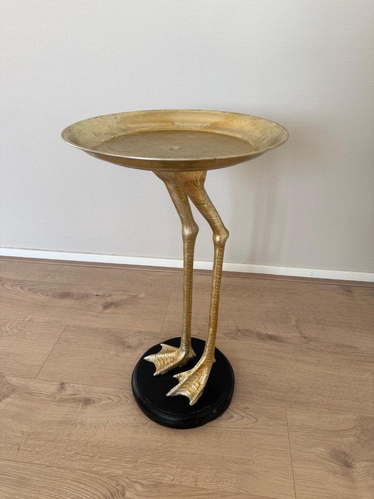 Unieke goudkleurige bijzettafel met vogelpoten – eyecatcher, Minder dan 55 cm, Metaal of Aluminium, Rond, Zo goed als nieuw