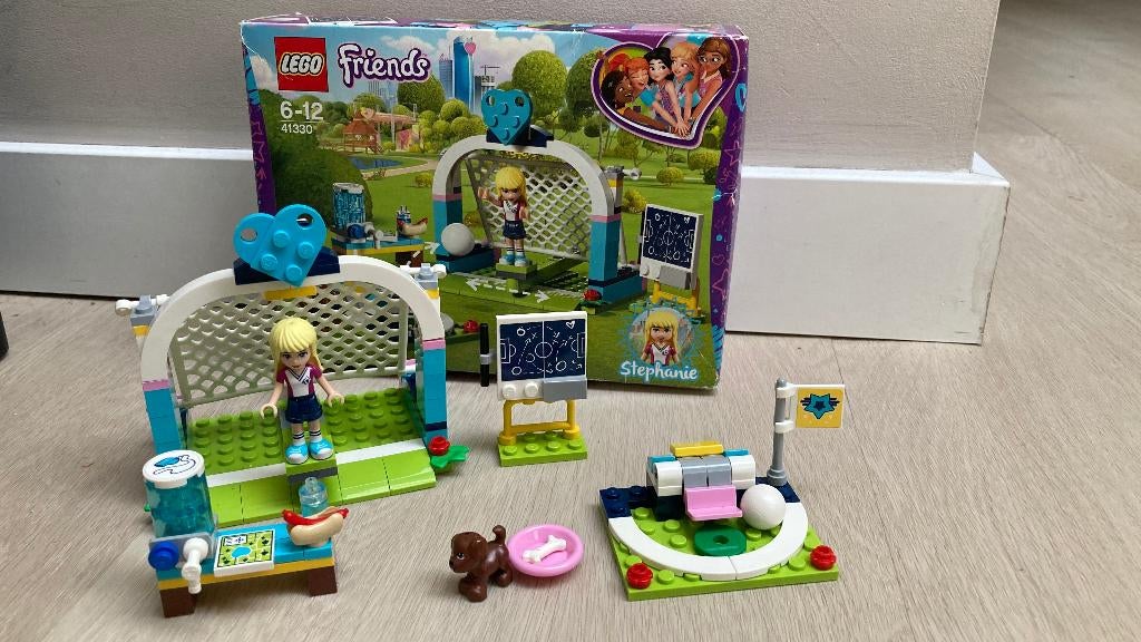 Lego Friends Voetbaltraining 41330 stephanie, Compleet, Lego, Friends, Ophalen of Verzenden