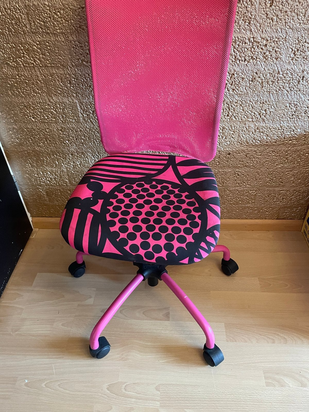 Roze bureaustoel met vrolijk patroon, Ophalen, Gebruikt, Roze, Bureaustoel