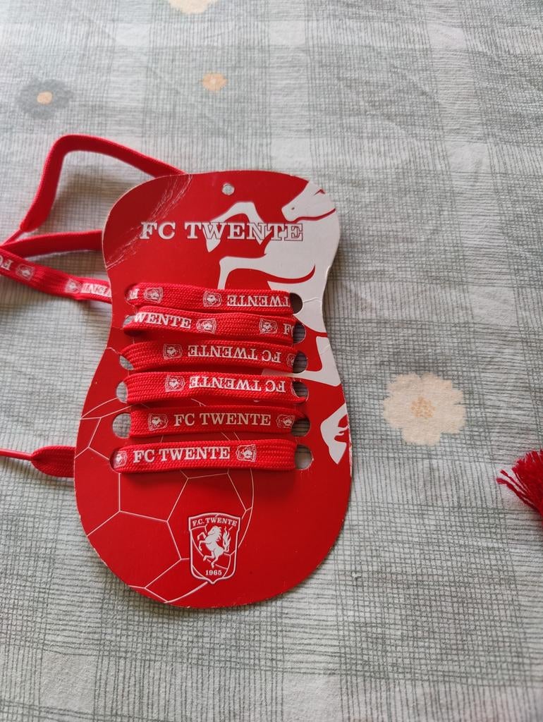FC Twente Schoen Veters - Nieuw, Ophalen