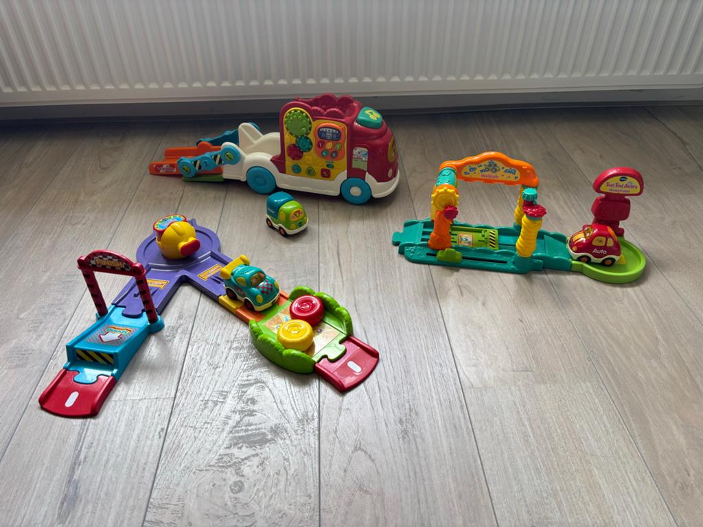 VTech Toet Toet Auto's speelset met auto's en garage, Kinderen en Baby's, Speelgoed | Vtech, Ophalen, Gebruikt, 2 tot 4 jaar