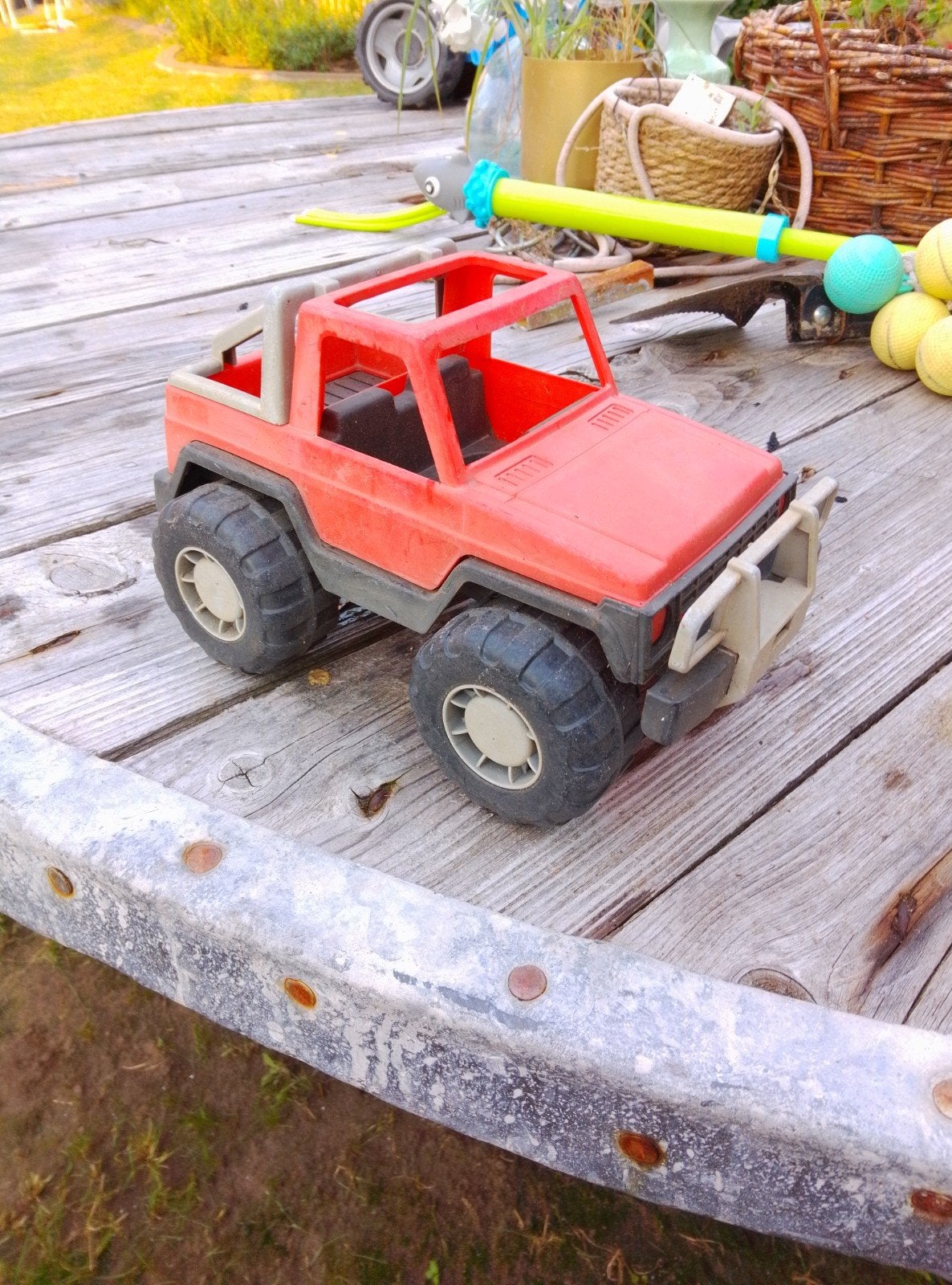 Robuuste rode speelgoedauto - off-road model, Ophalen of Verzenden, Gebruikt