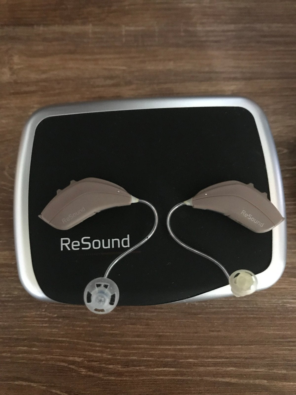 RESOUND MIDDENBLOND RECEIVER GEHOORAPPARATEN met TV STREAMER, Diversen, Ophalen of Verzenden, Zo goed als nieuw