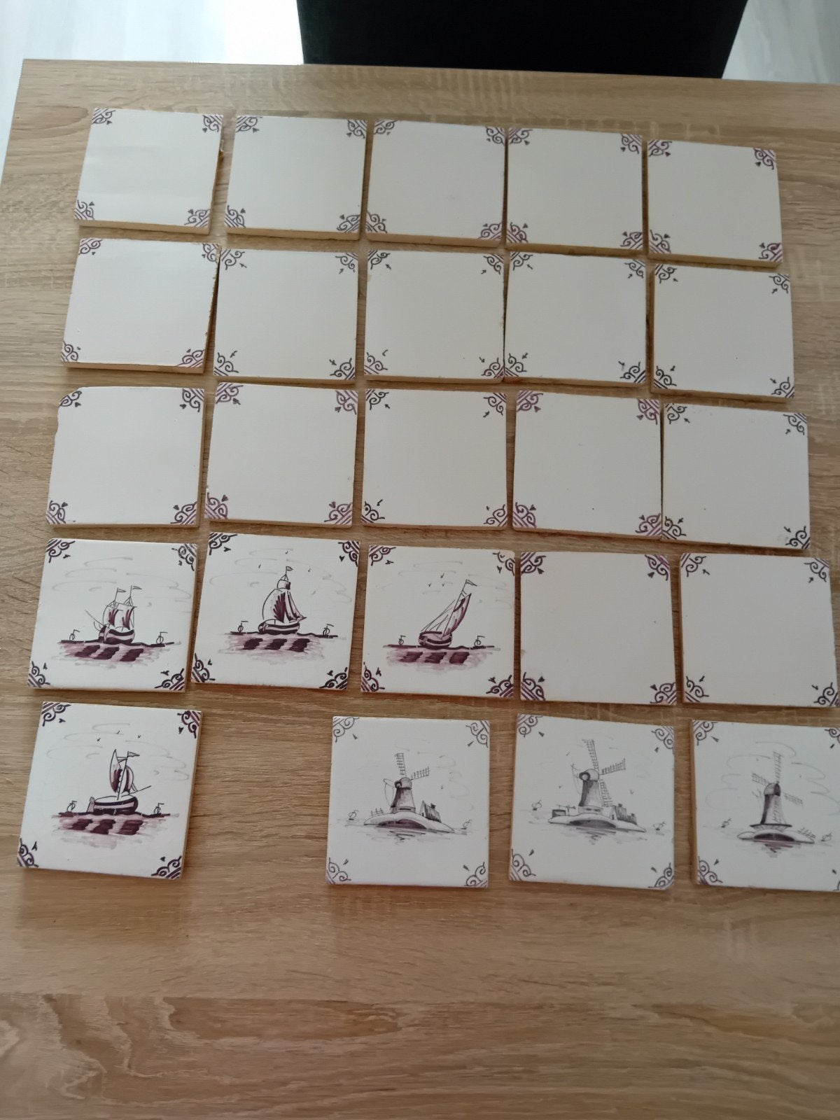 24 oude openhaard/schouw tegeltjes 4 met bootjes 3 met molen, Ophalen of Verzenden