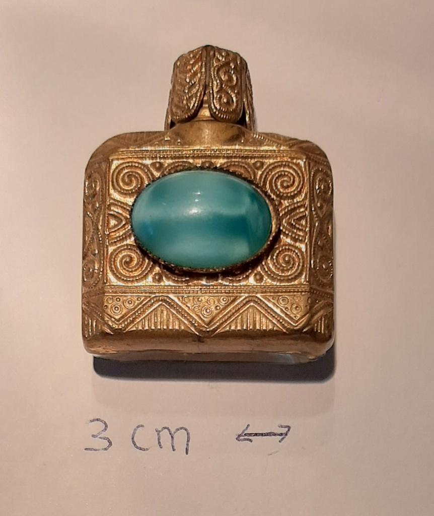 vintage oude parfum flesjes leeg EN oud pillen doosje 5x4x2., Ophalen of Verzenden, Gebruikt, Toebehoren