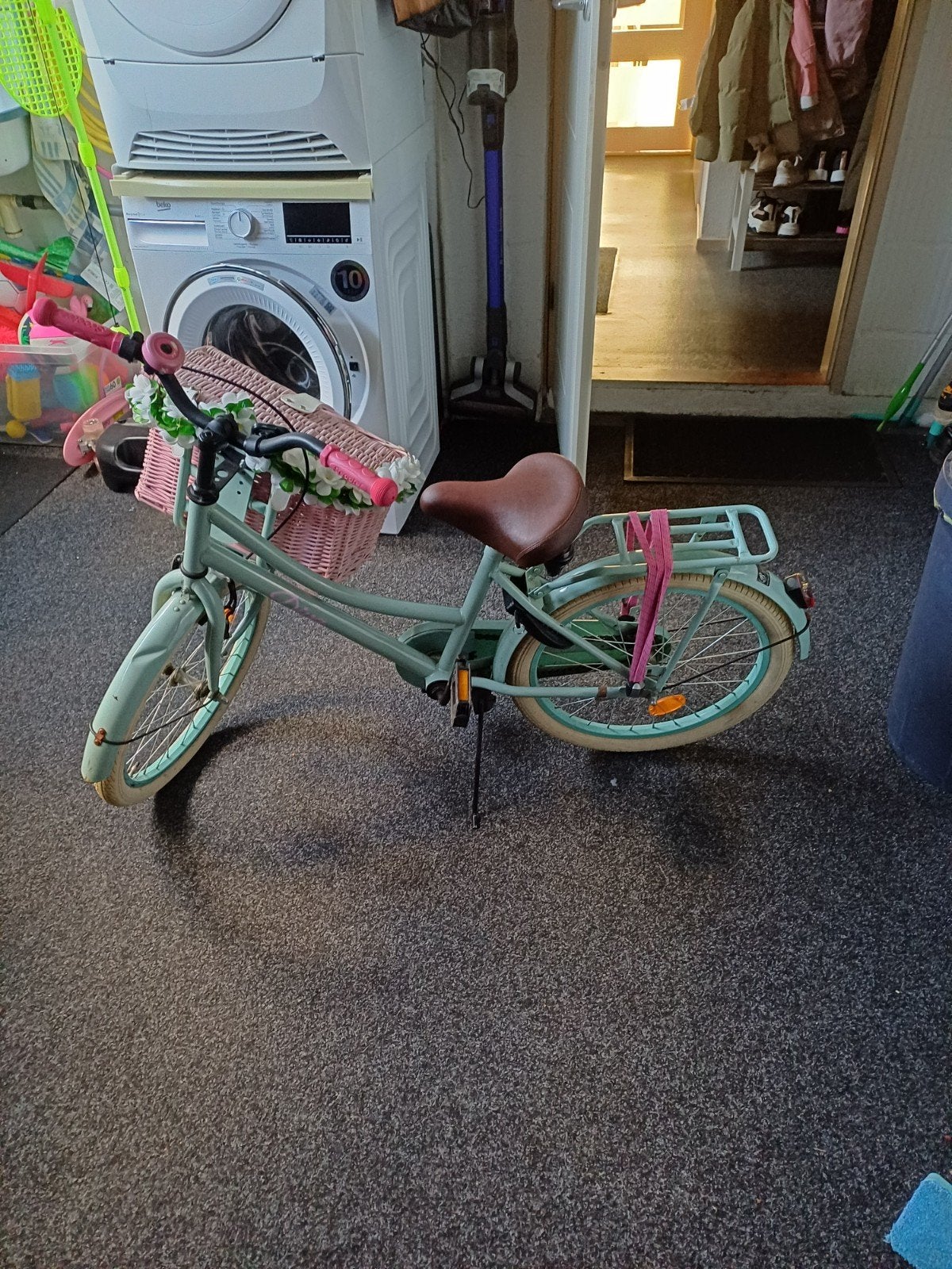 Kinderfiets 20 inch met mandje en bagagedrager, Fietsen en Brommers, Ophalen, Terugtraprem, Gebruikt, Onbekend