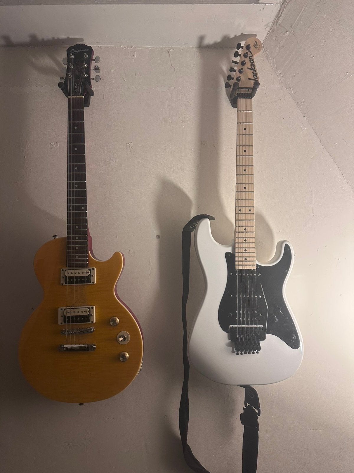 2 elektrische gitaren te koop/te ruil (los ook mogelijk), Ophalen, Zo goed als nieuw, Solid body, Epiphone