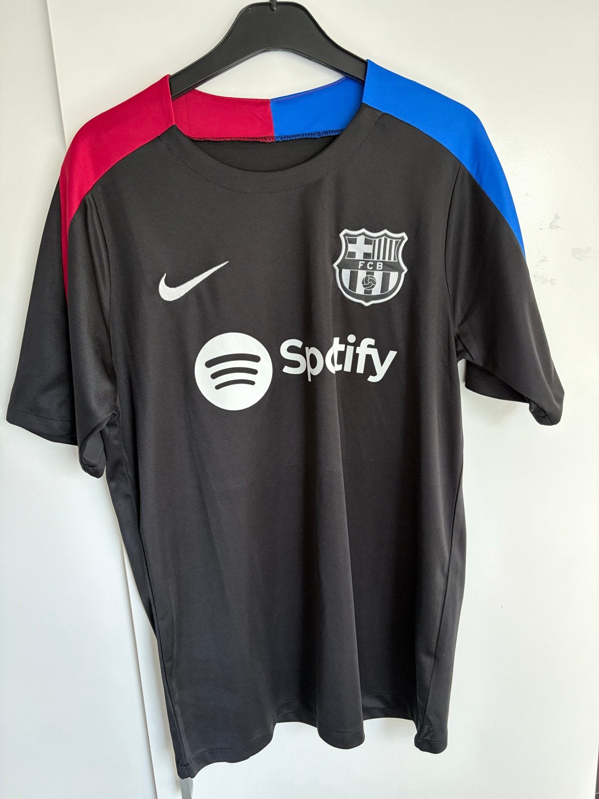 Gloednieuwe FC Barcelona Shirt Maat M, Ophalen of Verzenden, Nieuw, Maat 48/50 (M), Zwart
