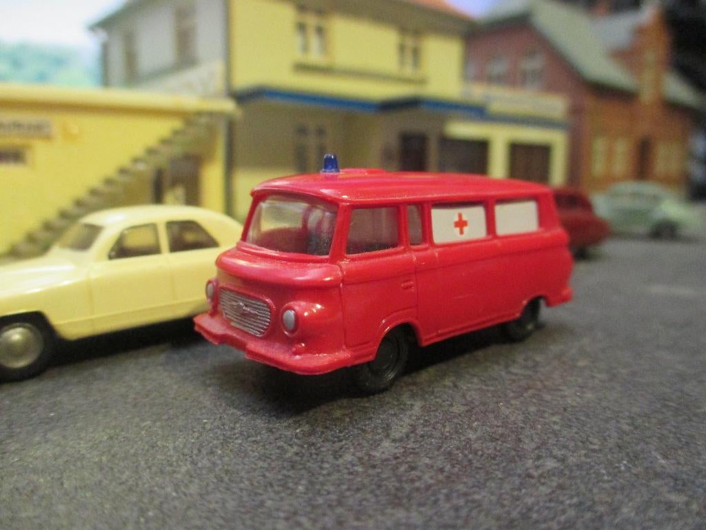 1961 Barkas B 1000 - VEB Espewe DDR RODE KRUIS AMBULANCE, Hobby en Vrije tijd, Modelauto's | 1:87, Ophalen of Verzenden, Gebruikt