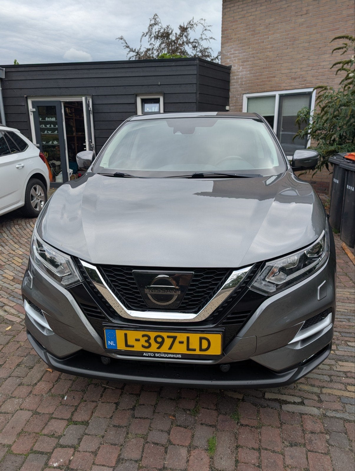 Nissan Qashqai 1.6 DIG-T 163 pk | 2017 | trekhaak, Voorwielaandrijving, Dealer onderhouden, 4 cilinders, 1290 kg