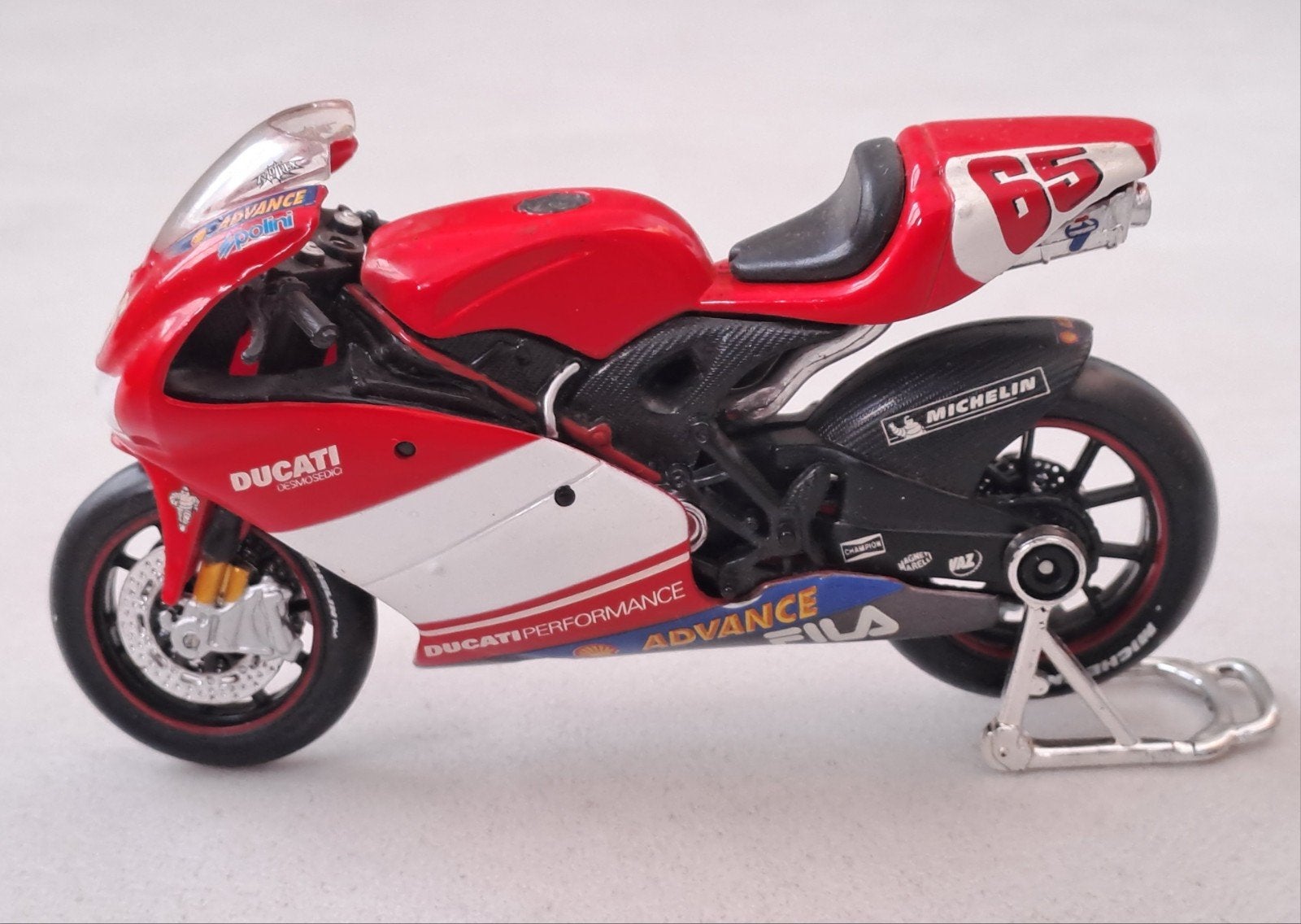 Ducati MotoGP bike Loris Capirossi 2003 replica, Ophalen of Verzenden, Auto