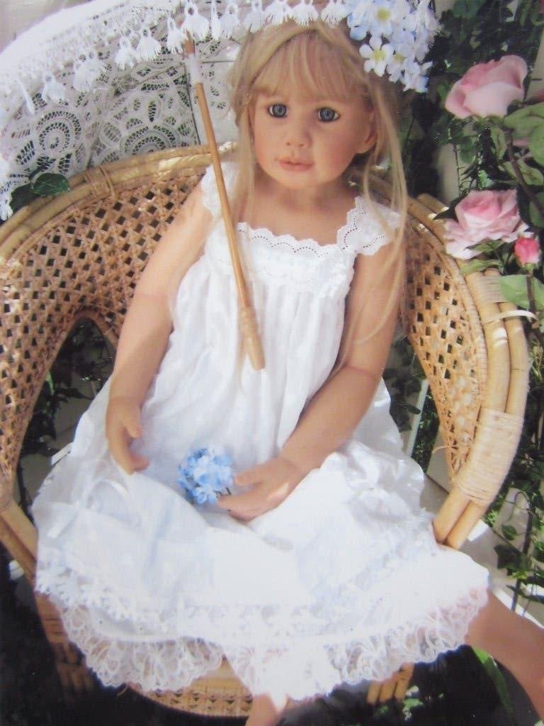 Finja pop van Monika Peter Leicht 110cm Masterpiece Gallery, Ophalen of Verzenden, Zo goed als nieuw, Pop