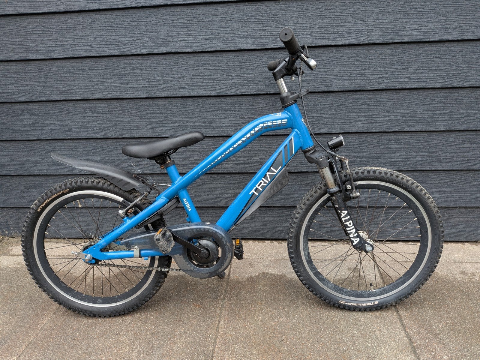 Alpina trail 20 inch jongens fiets, Fietsen en Brommers, Fietsen | Jongens, Ophalen, Gebruikt, Velgrem, Batavus Snake Alpina Trial Yabber cube bulls loekie sparta